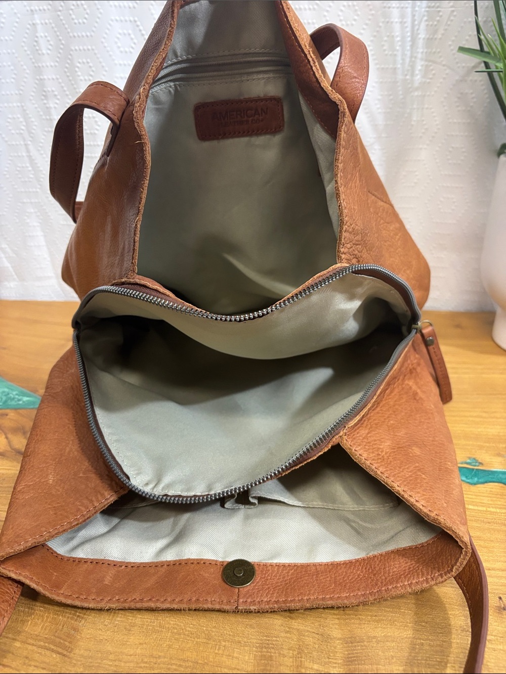 American Leather Co. Cognac Brown Genuine Leather Tote Shoulder Bag - Picture 11 of 15